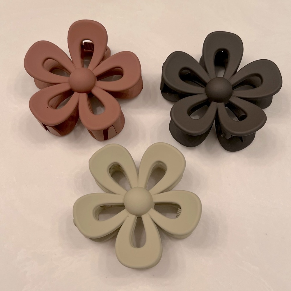 NEW! Bundle of 3 Neutral Flower Hair Claw Clips